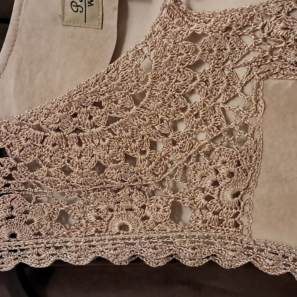 Suede Vest with embroidered Trim. Beautiful.NWT - Picture 4 of 7